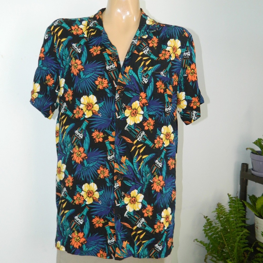 Coca-Cola Button Down Shirt Mens Medium Black Tropical Floral Rayon Camp Unisex